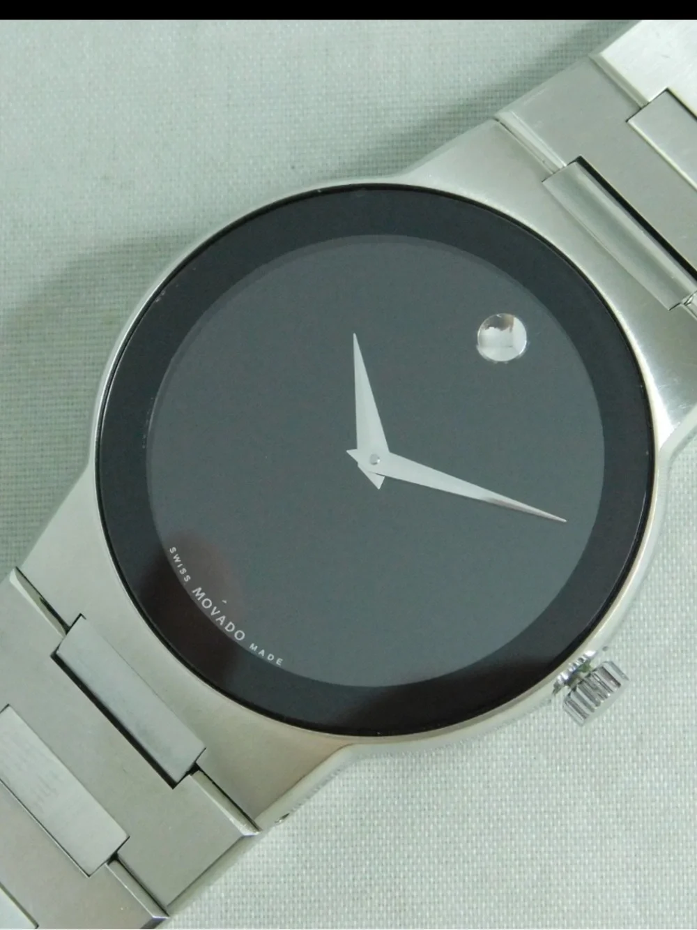 Movado Safiro Stainless Steel Black Dial 84G11885 Swiss Quartz Mens Watch 38m